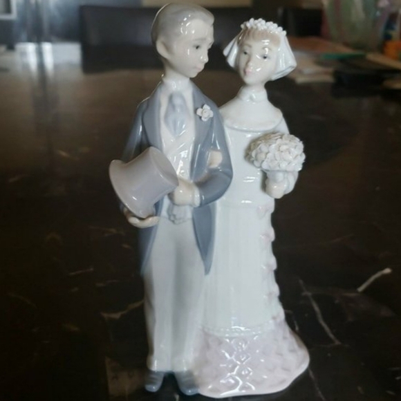 Lladro Porcelain Figurine from Spain WEDDING #4808 Mint Retired - Picture 1 of 12